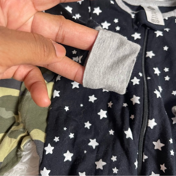 Gerber baby brand | 0-3 M baby boy footies bundle - Picture 8 of 9